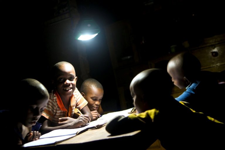 CHILDREN-USING-SOLAR-LAMP-768×512 – Copy